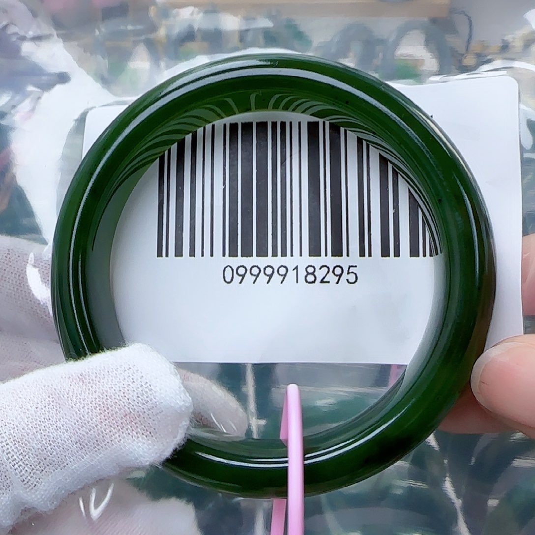 和田玉（碧玉）手镯未镶嵌包容5657