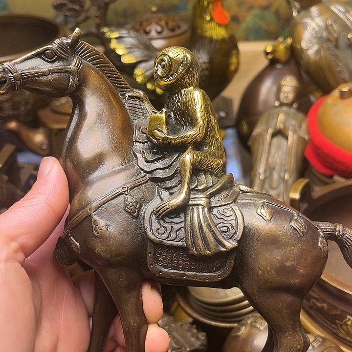 精美铜器批发档口