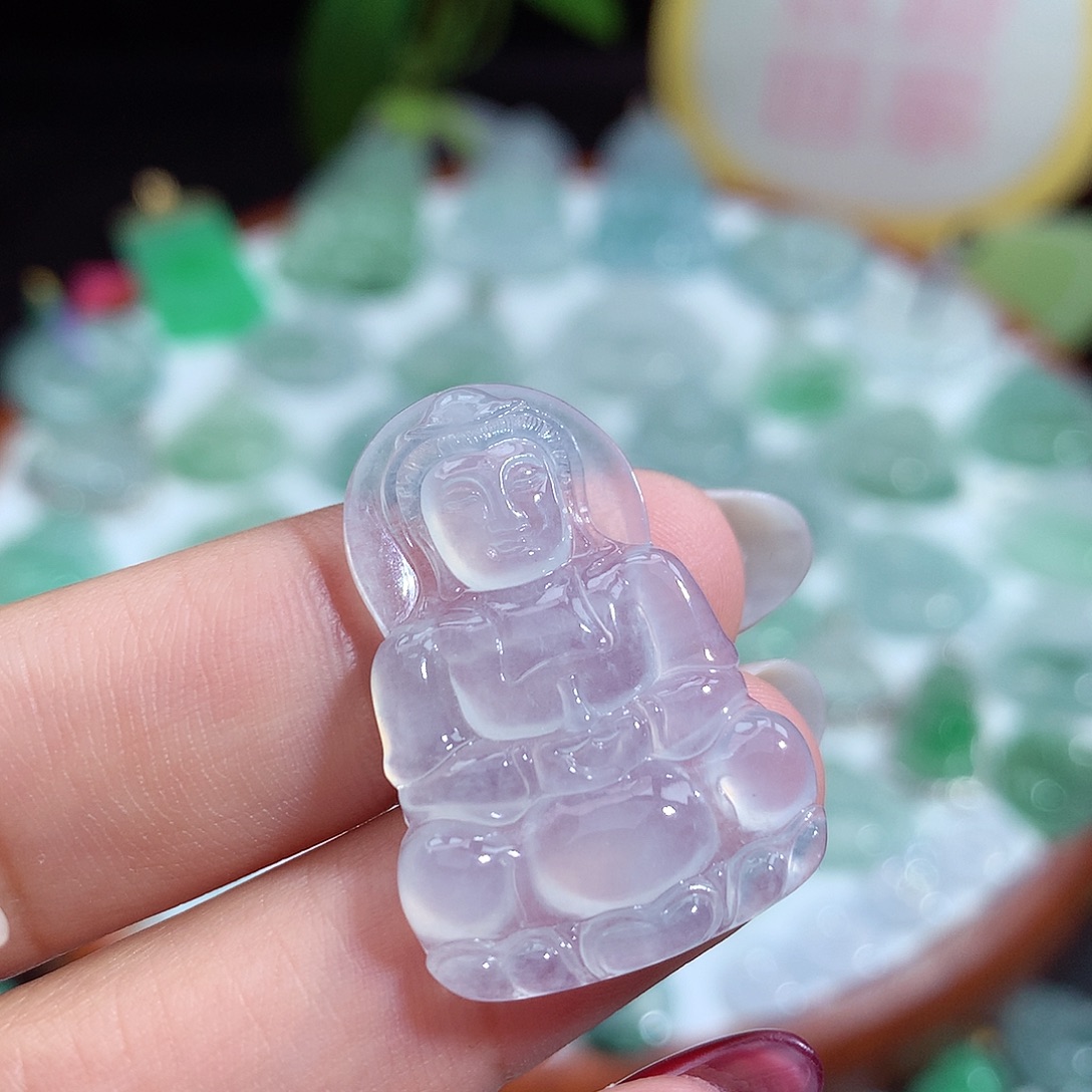 翡翠未镶嵌颈饰观音
