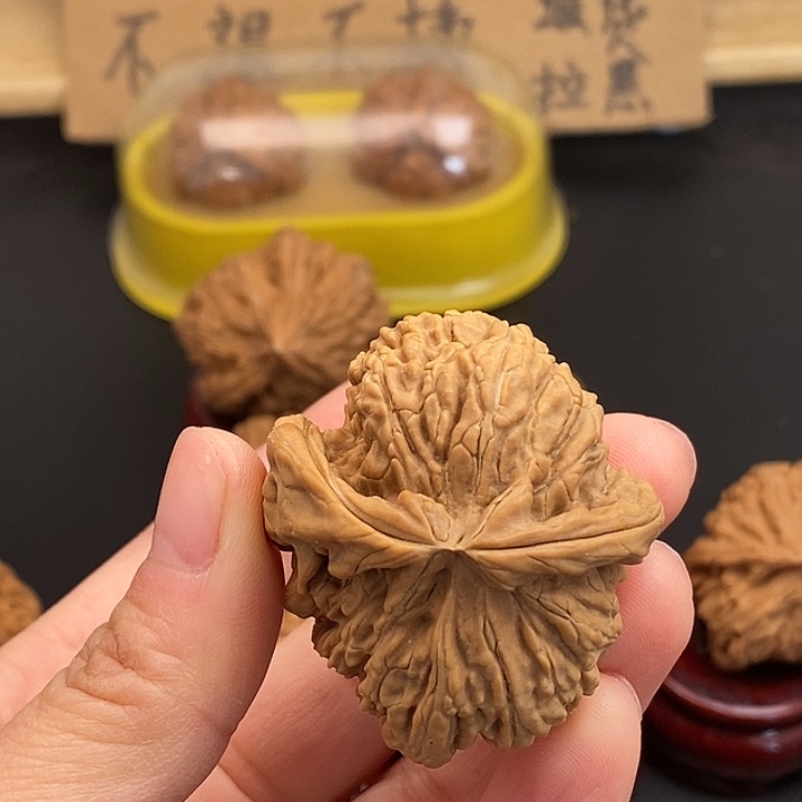 一***二文玩核桃吊坠瑕疵单只不退不换