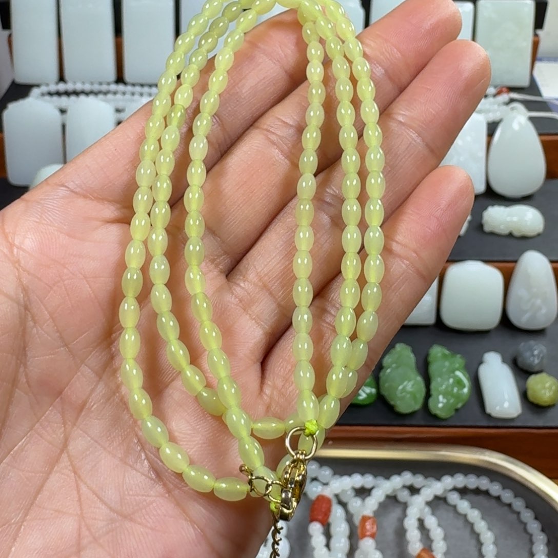 和田玉颈饰未镶嵌