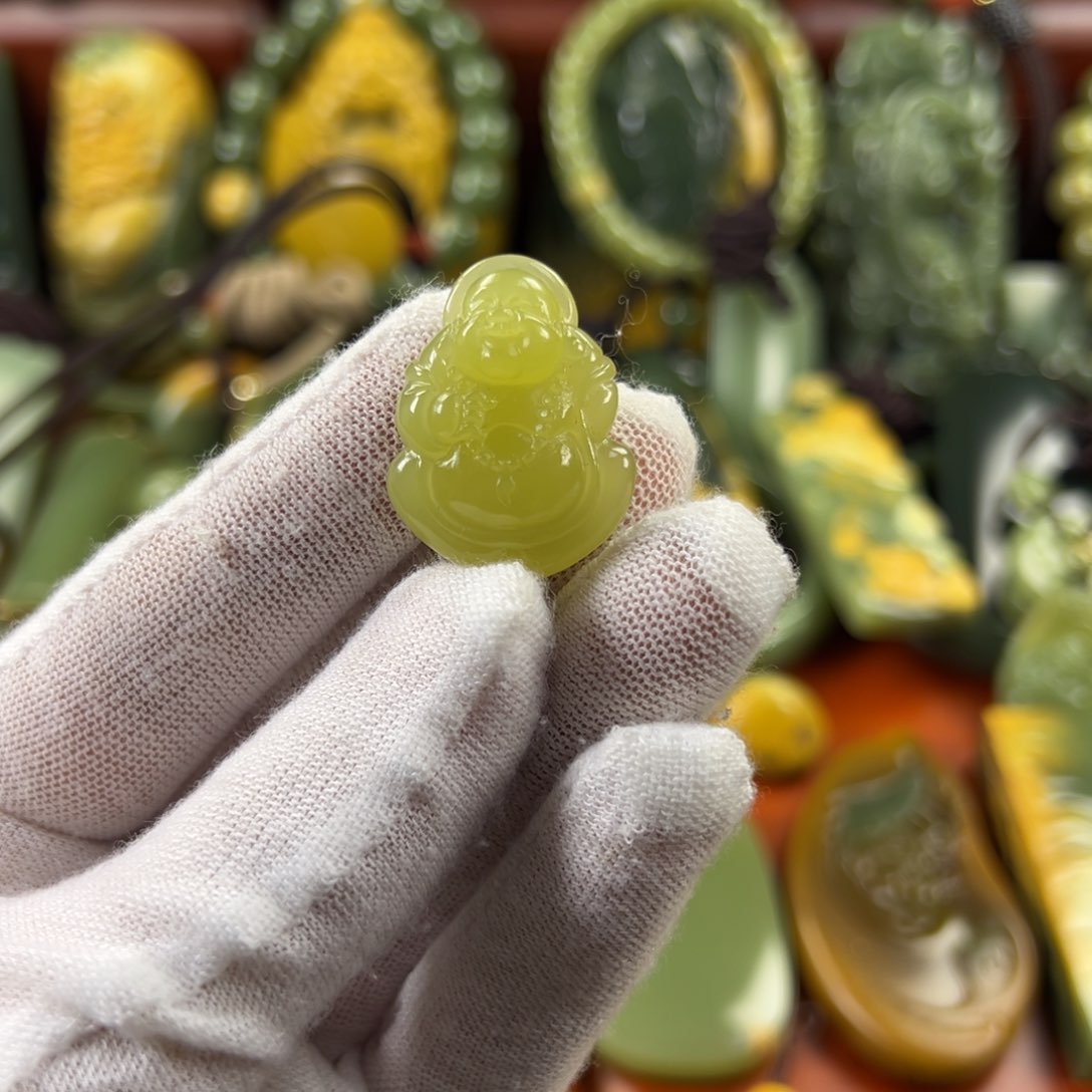 岫岩老玉（透闪石质玉）未镶嵌颈饰