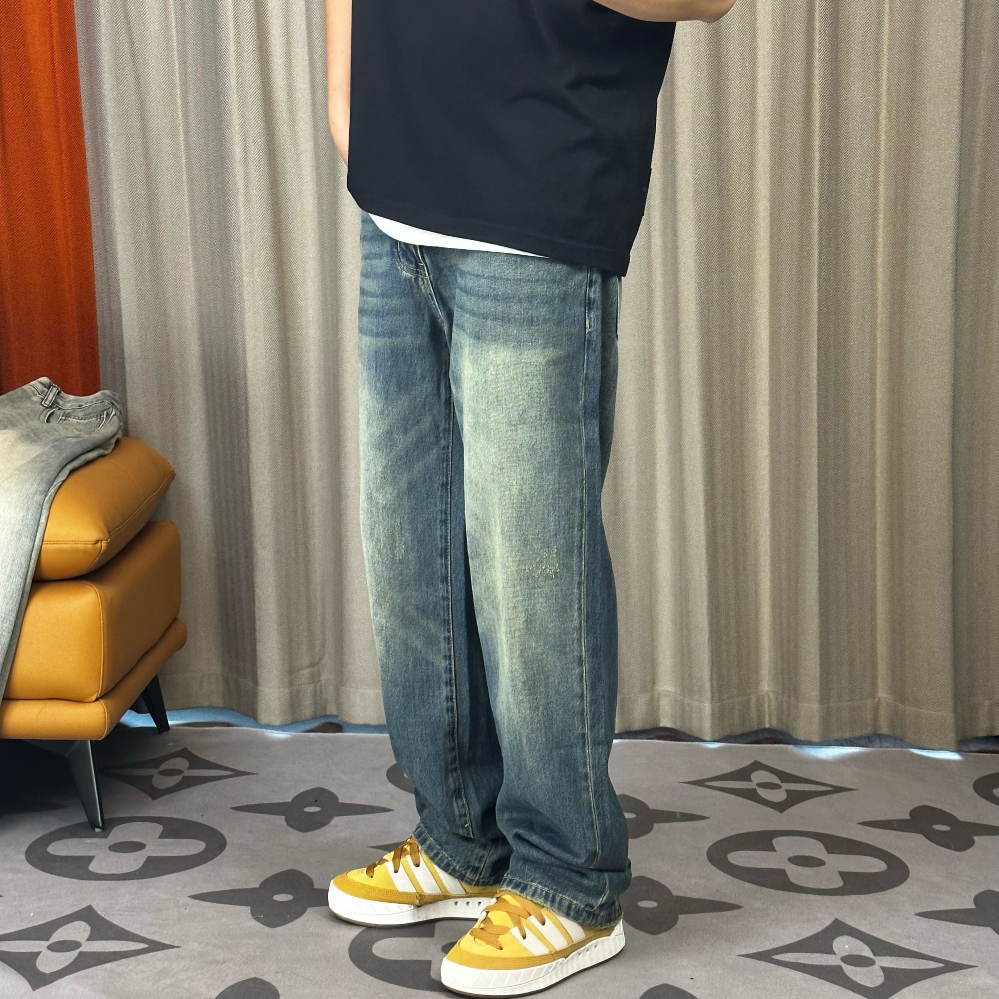 秋冬新款国潮高级感学生水洗简约复古直筒宽松美式潮牌牛仔裤男裤