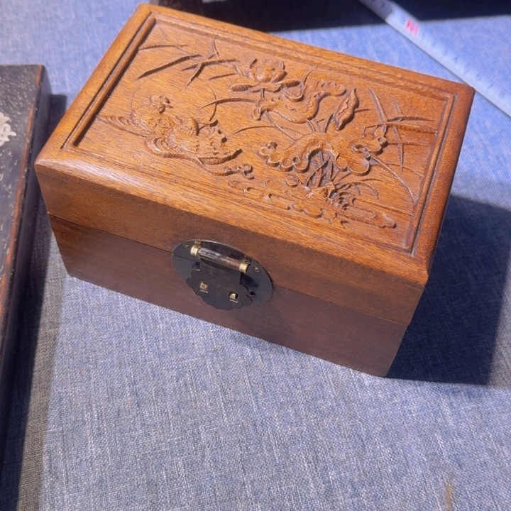 贡木首诗盒的的的的的的