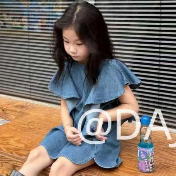 （现现）大金定制早秋系列新款软牛仔韩系简约飞袖开叉连衣裙