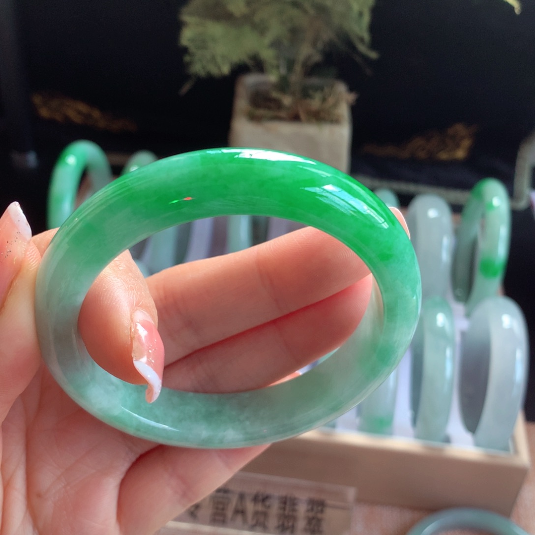 翡翠手镯未镶嵌3号