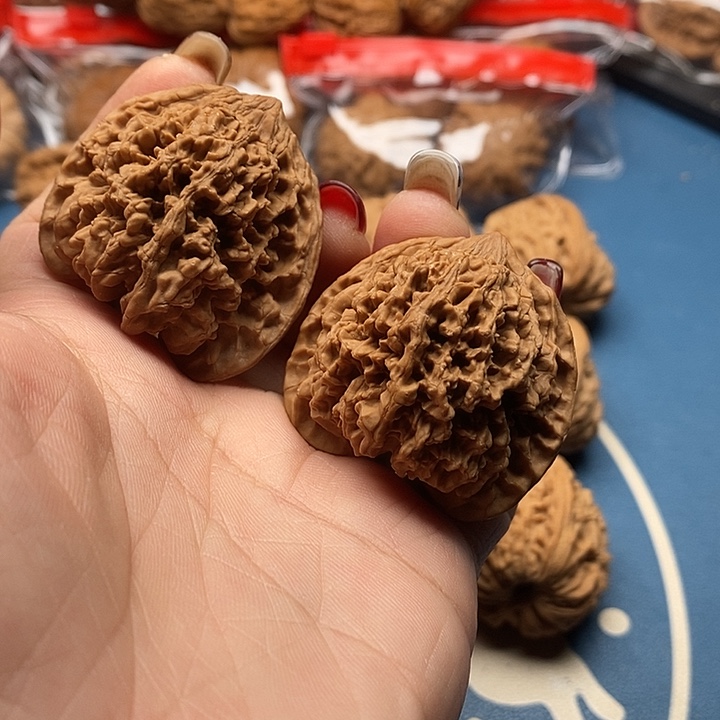文玩核桃把件L****季满天星