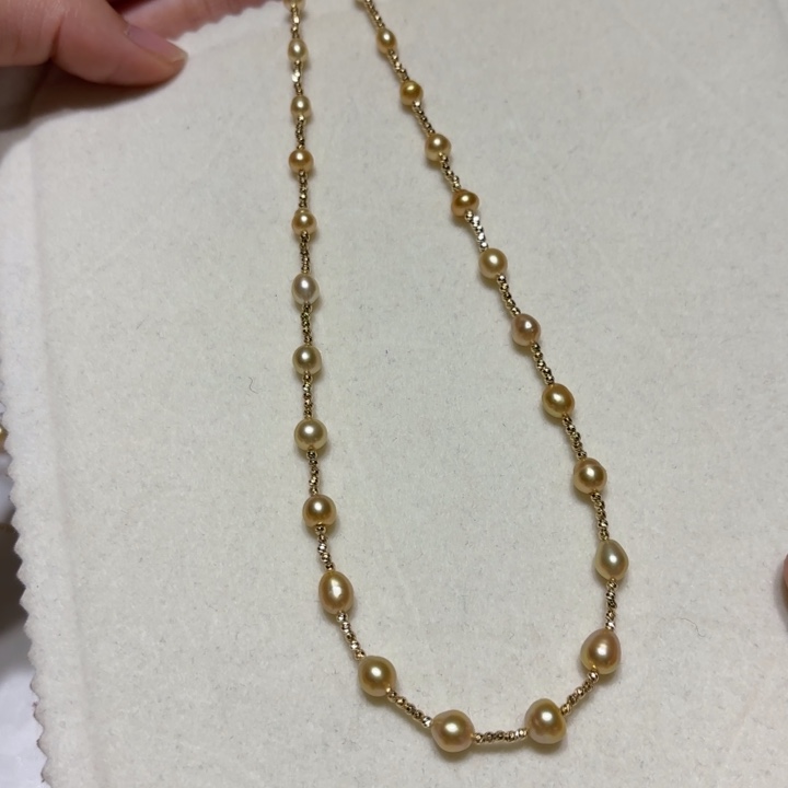 18K金镶嵌海水珍珠颈饰