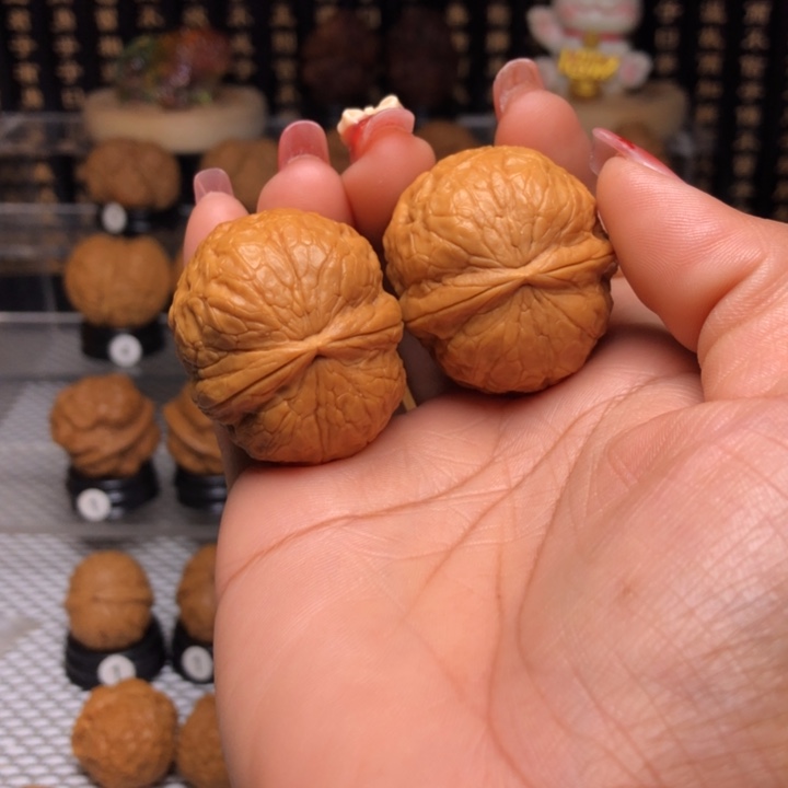 橄榄核吊坠35瓷娃娃