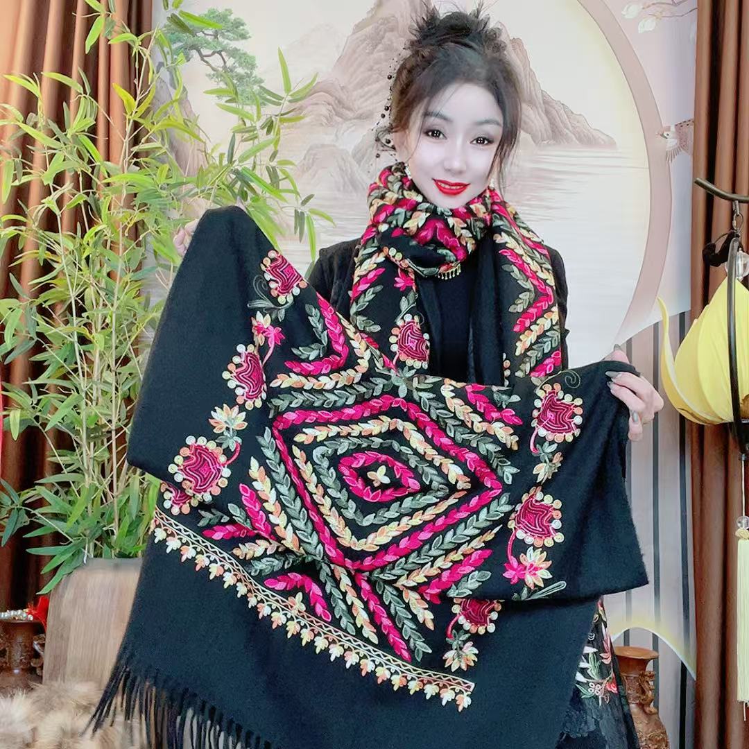 （长200. 宽73）预售民族风重工刺绣围巾688