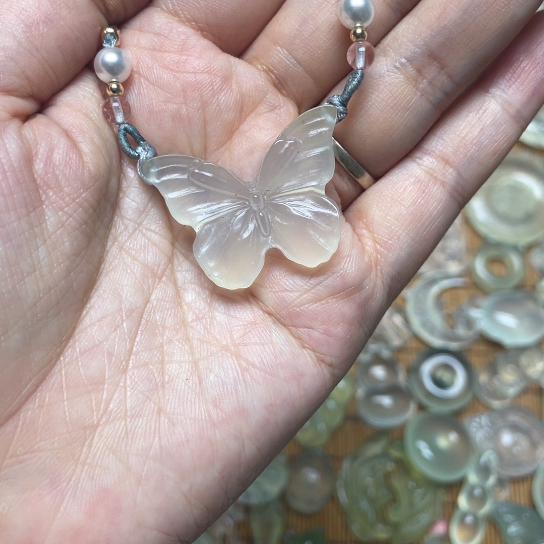 未镶嵌蛇纹石玉颈饰