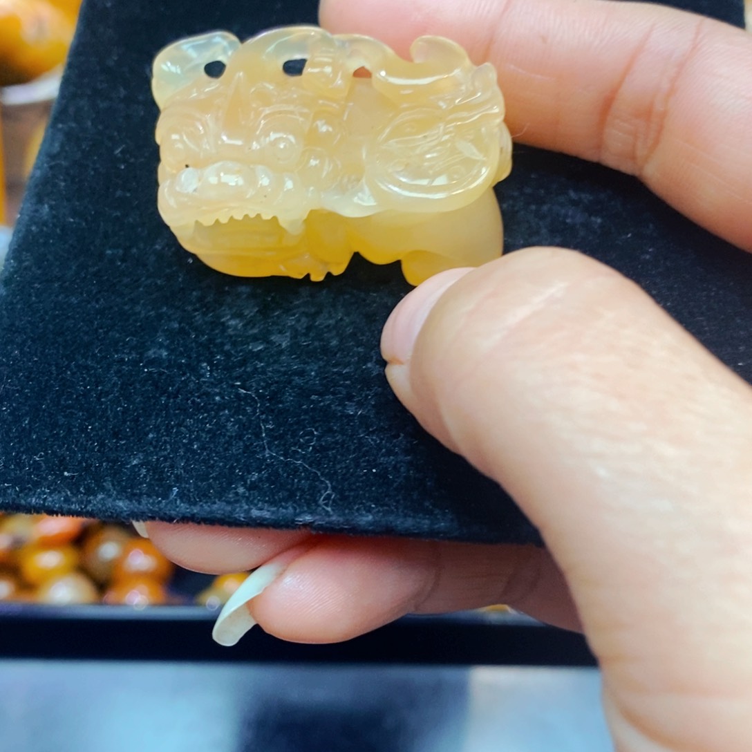 未镶嵌石英质玉（黄龙玉）吊坠(不含链)