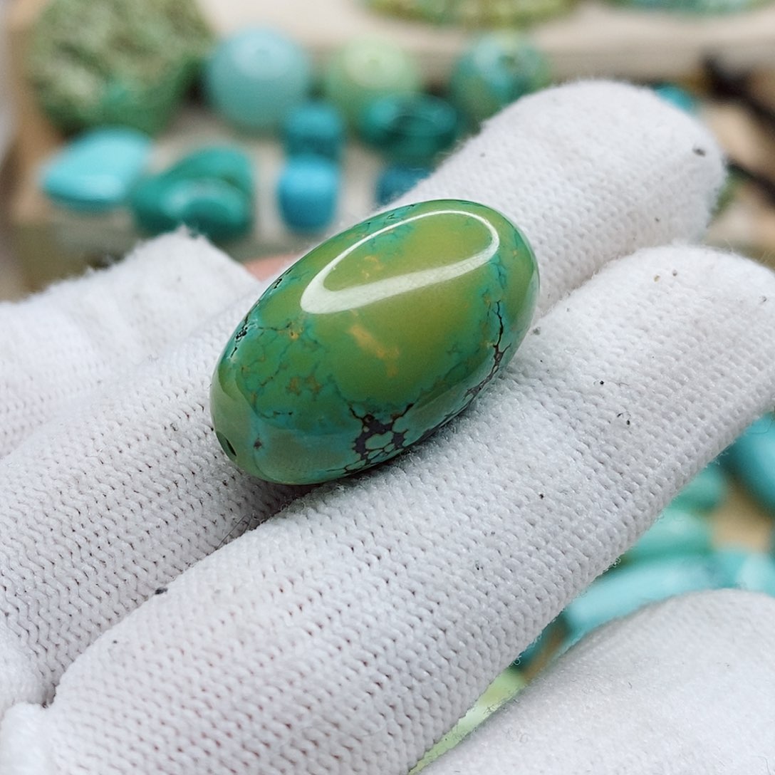 绿松石颈饰未镶嵌