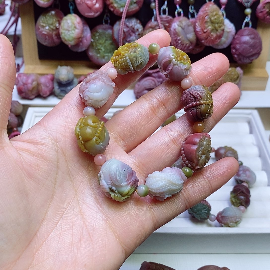 玛瑙/玉髓盐源玛瑙手链未镶嵌卖**兰