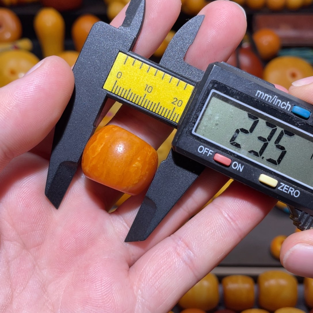 琥珀未镶嵌裸石马蹄