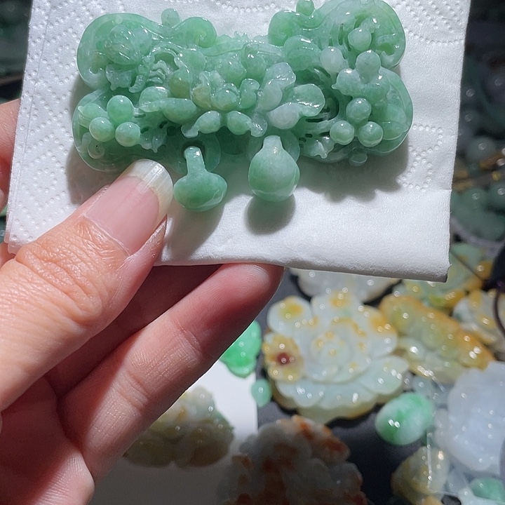 颈饰未镶嵌翡翠天