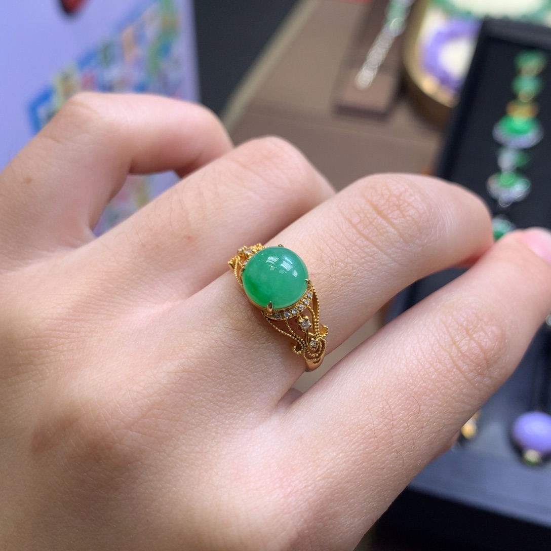 翡翠18K金镶嵌颈饰翡翠