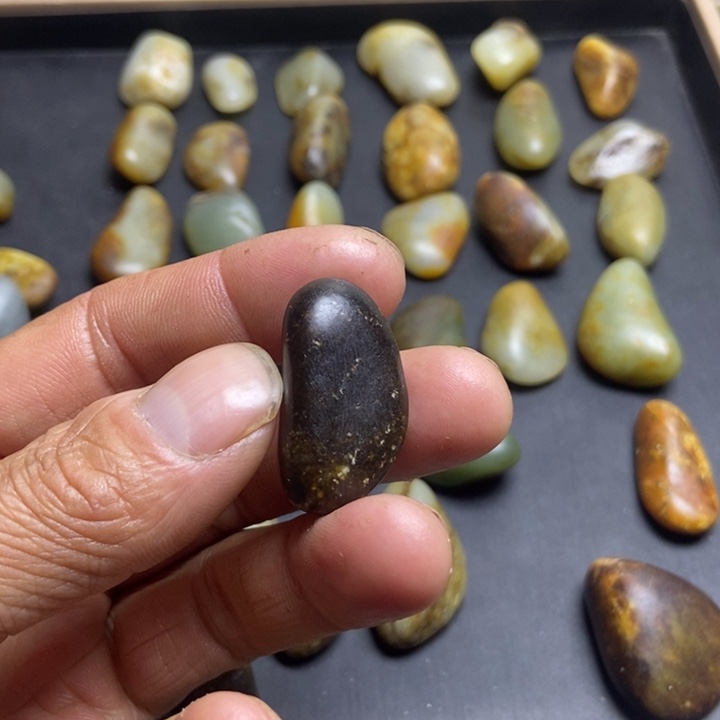 蝉***）和田玉（糖玉）未镶嵌珠宝奇石