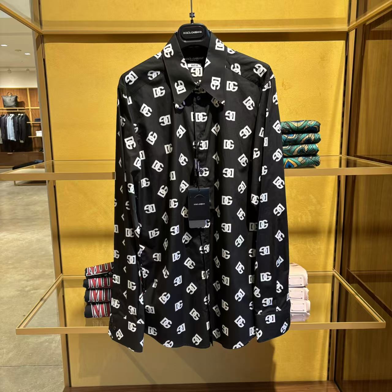 【CC在欧洲】D....G     1号折扣款 黑色满logo衬衫