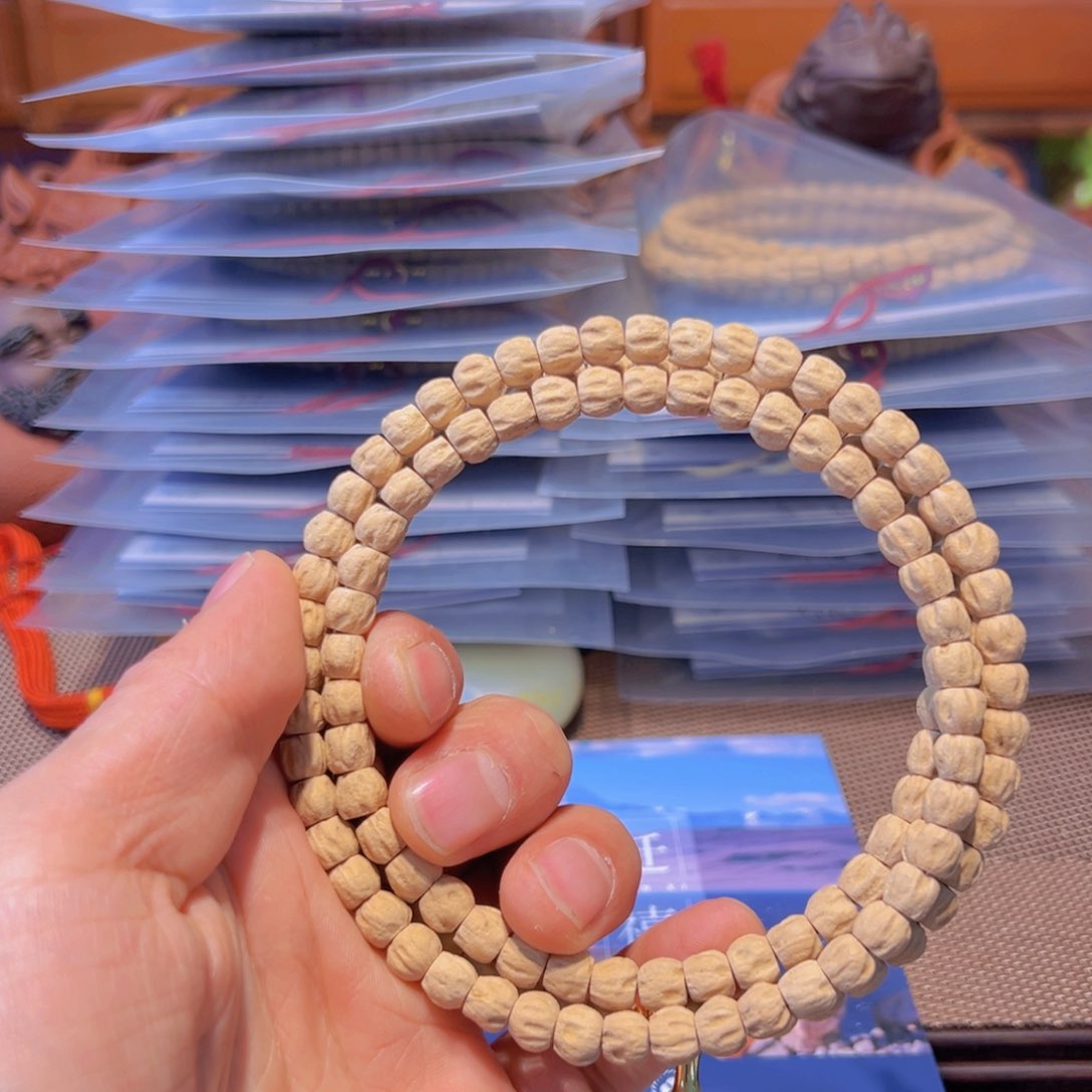 柏香籽/百香籽吊坠彼**翼