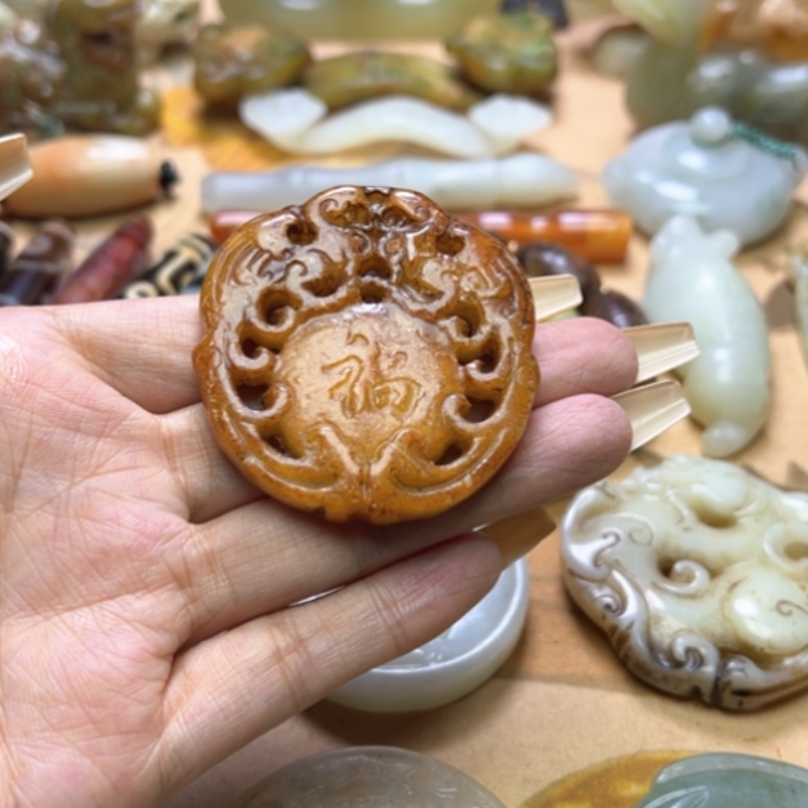 【闪购商品】蛇纹石玉颈饰未镶嵌