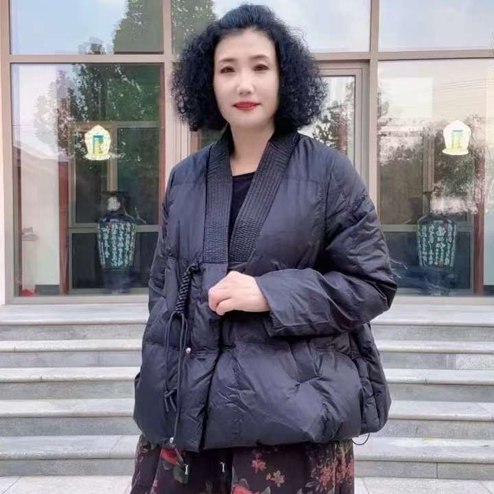 冬季时尚休闲和尚领羽绒服