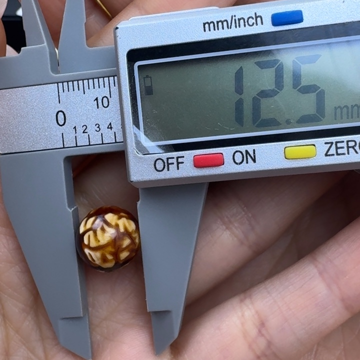 琥珀珠宝奇石未镶嵌沁色