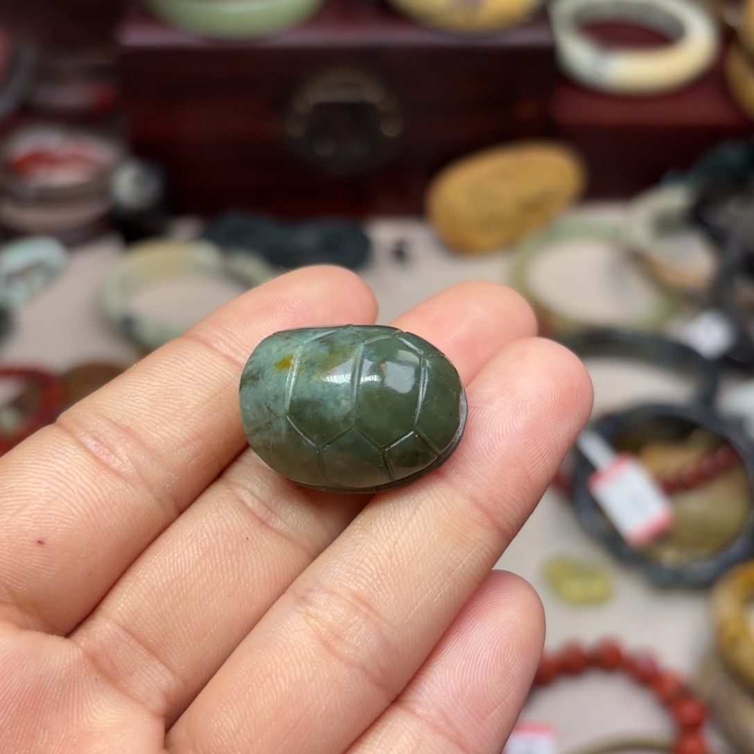 岫岩河磨玉（透闪石质玉）颈饰未镶嵌