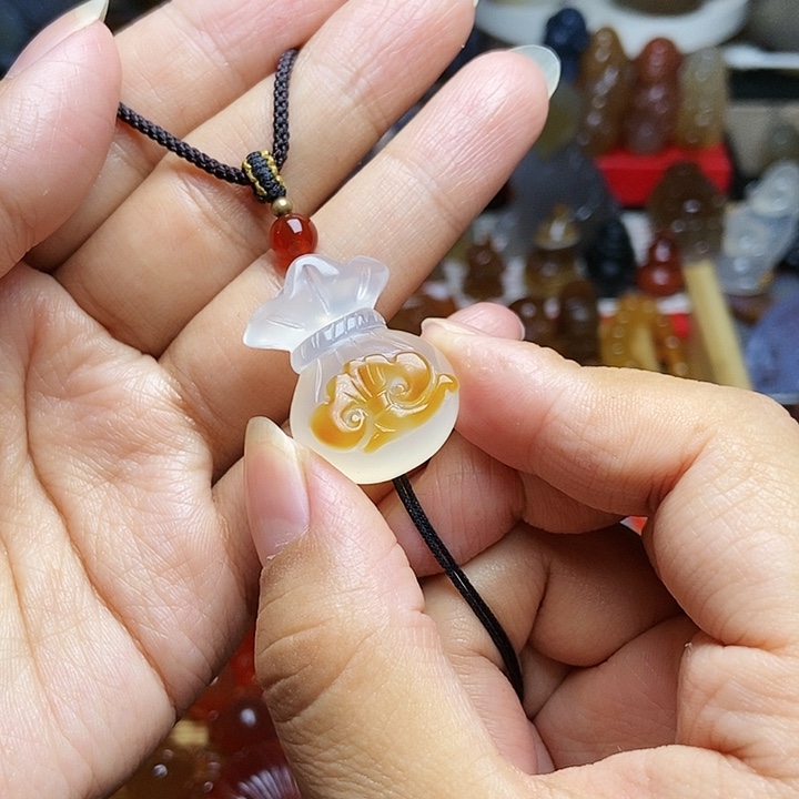 未镶嵌颈饰玛瑙/玉髓