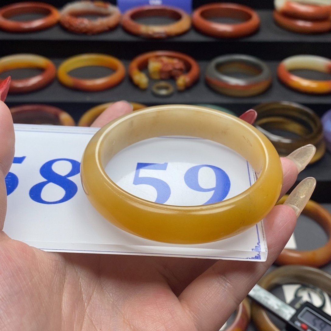 石英质玉（黄龙玉）手镯未镶嵌