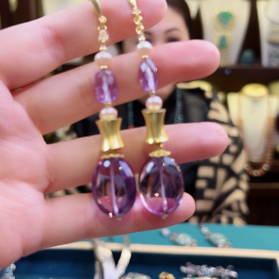 翡翠颈饰未镶嵌暗**醺