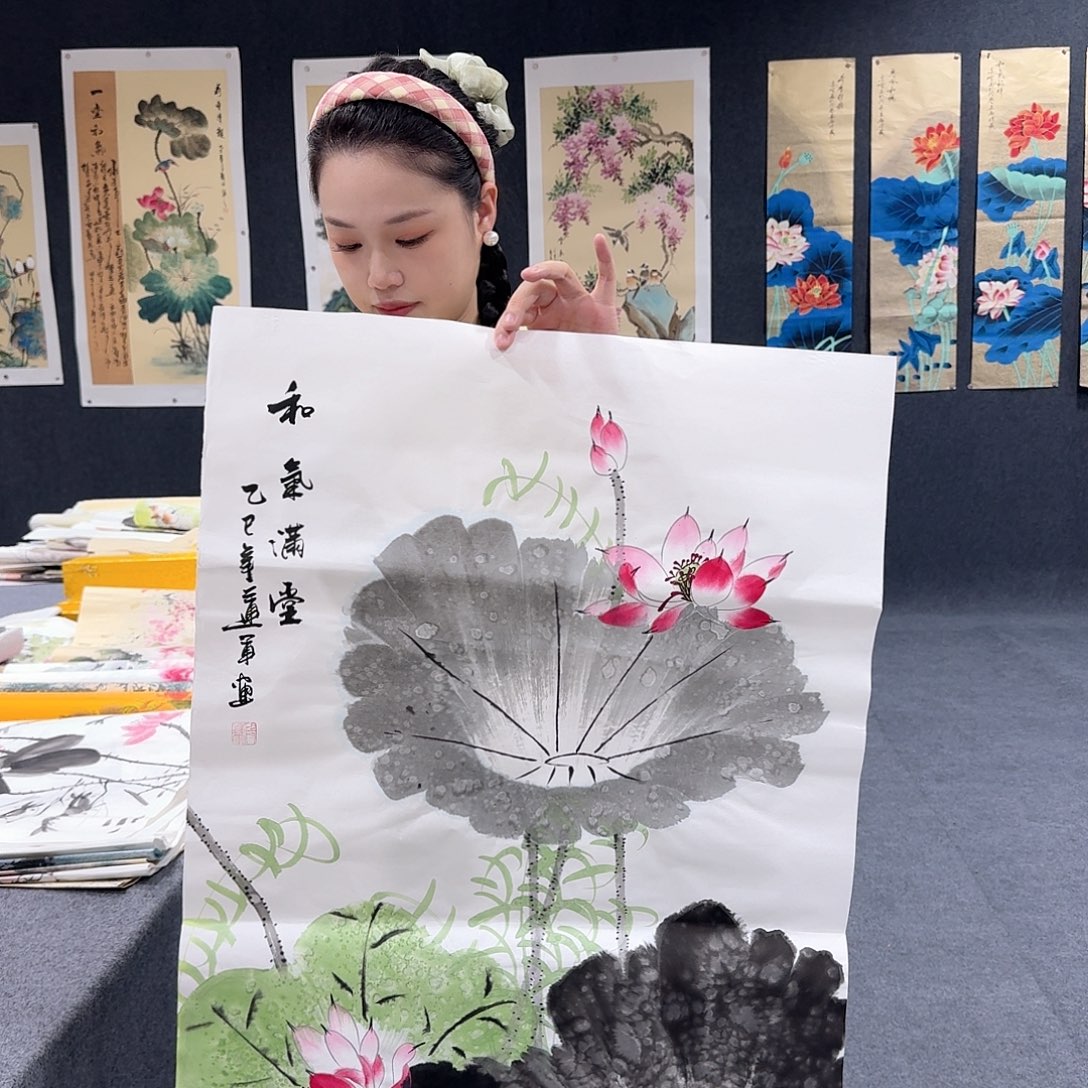 国画非常精美的一副作品