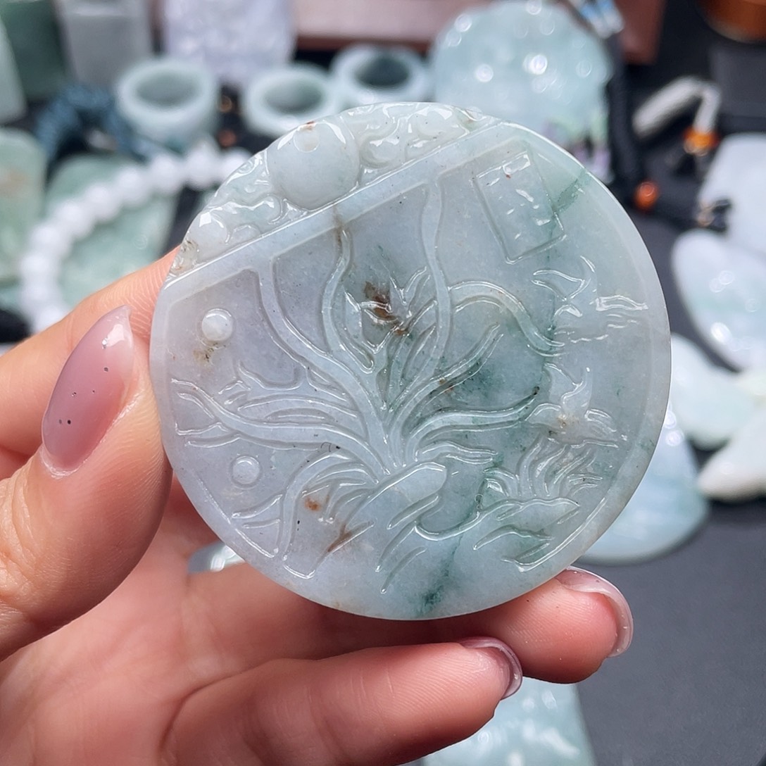翡翠未镶嵌颈饰翡翠
