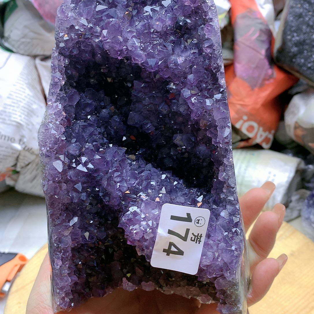 紫晶大型摆件（非配饰）未镶嵌