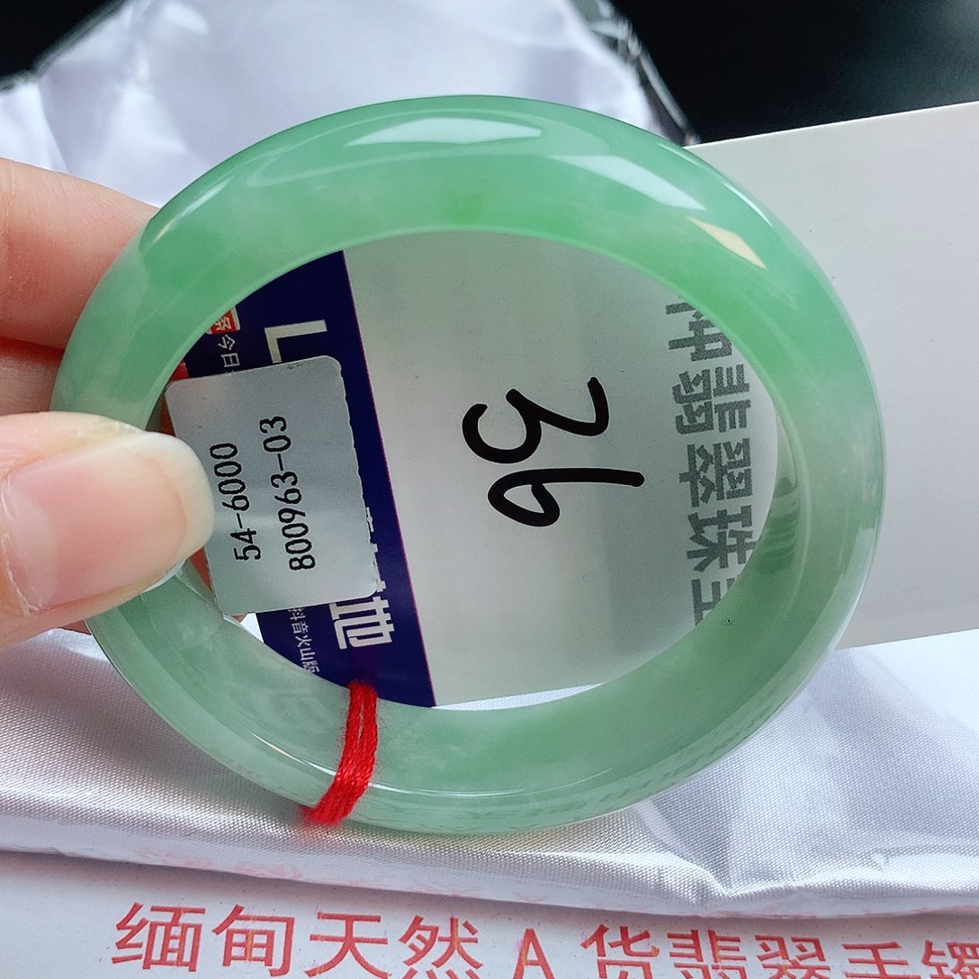 翡翠手镯未镶嵌缅甸天然A货翡翠手镯