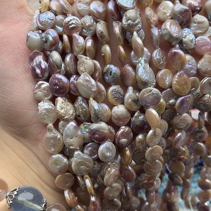 未镶嵌玛瑙/玉髓珠宝半成品一条10mm左右圆片巴洛克有生长孔