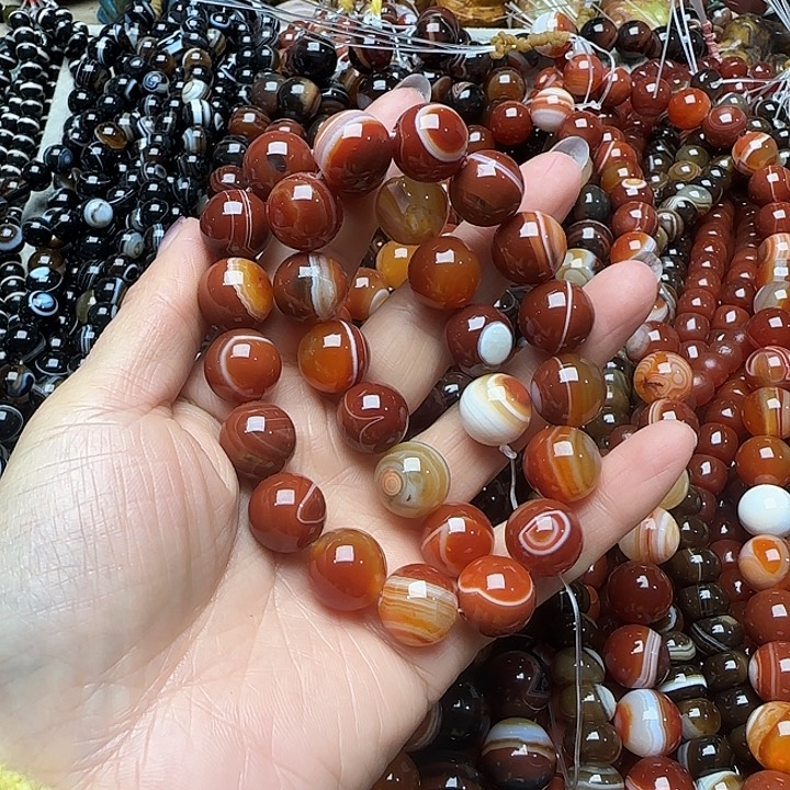 知***乐玛瑙/玉髓未镶嵌珠宝半成品