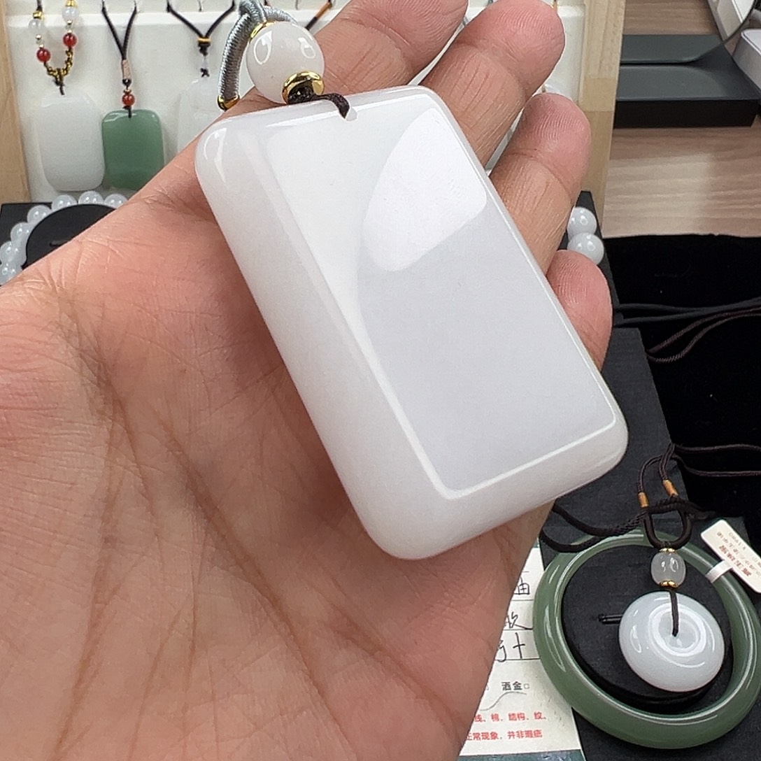 石英质玉（金丝玉）未镶嵌金丝玉