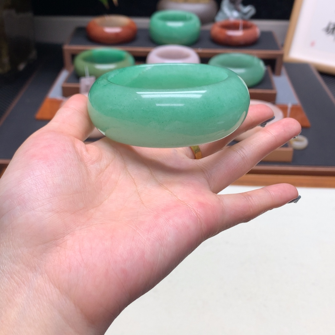 忆***昔石英质玉（非洲翠）未镶嵌舍