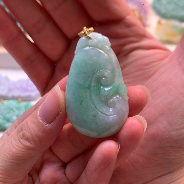 翡翠未镶嵌颈饰吊坠