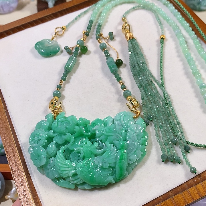 翡翠未镶嵌颈饰翡翠吊坠