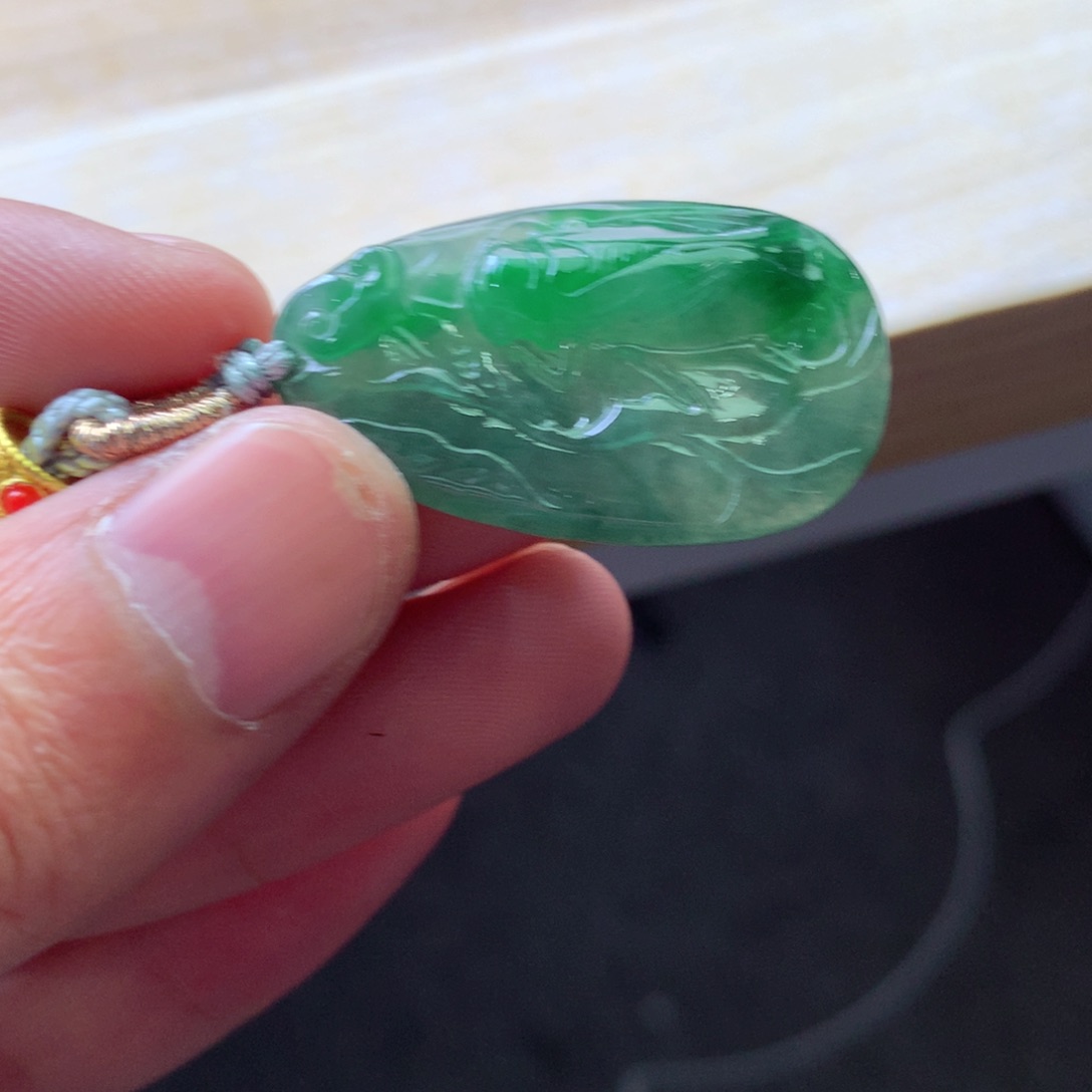 翡翠颈饰未镶嵌吊坠