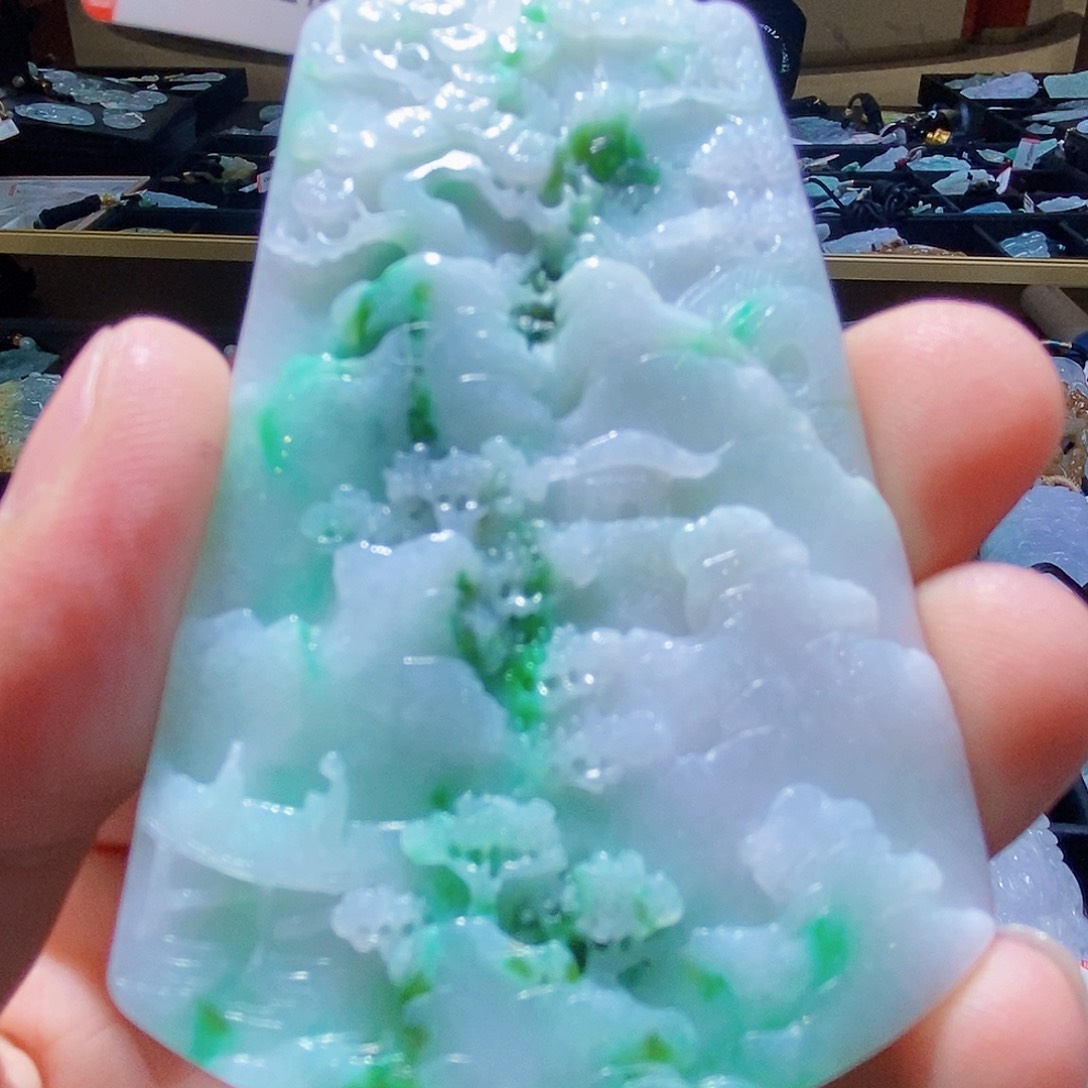 翡翠颈饰未镶嵌翡翠