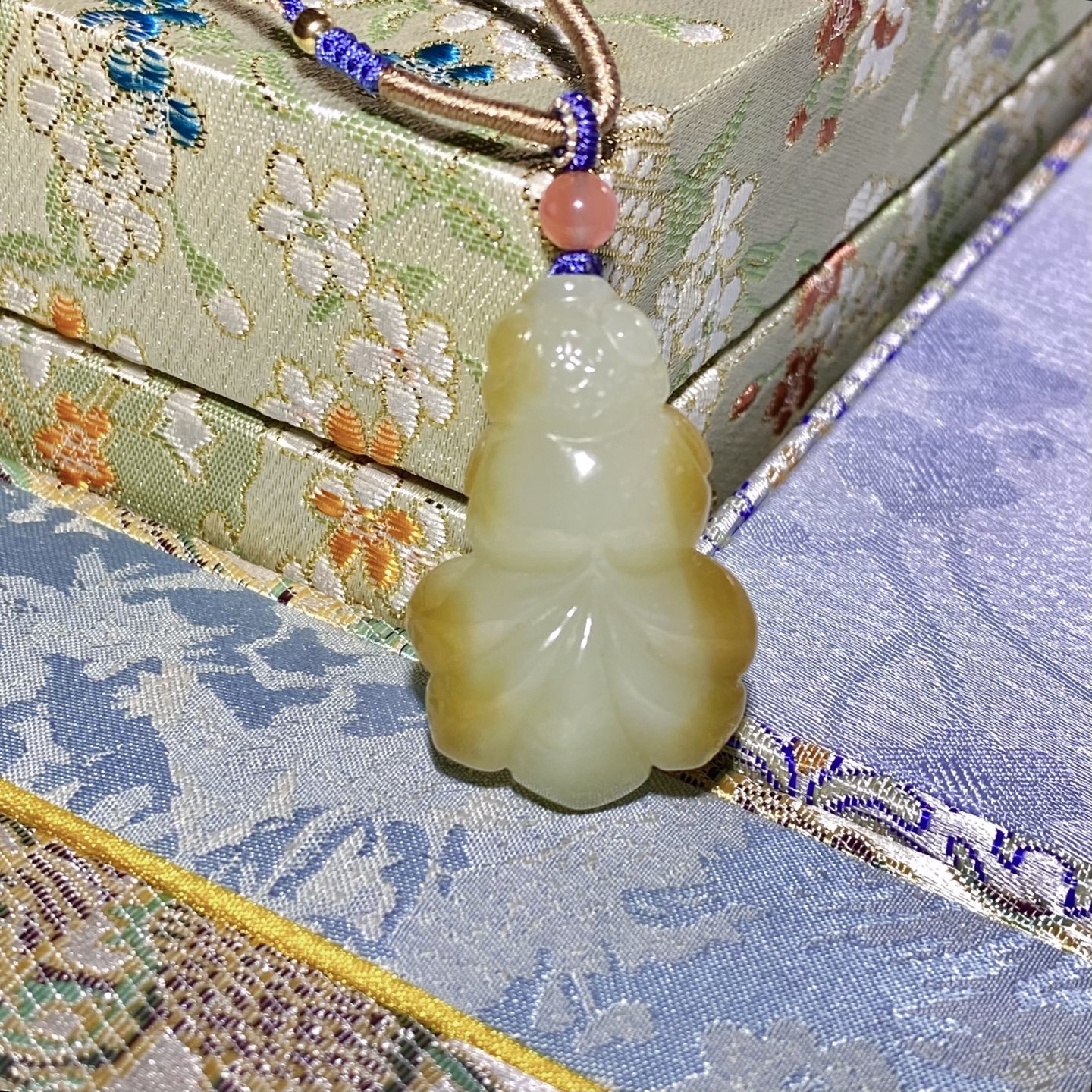 “摆尾池中物，悠然水中仙”和田玉糖白小鱼挂件自带编绳 送礼佳品