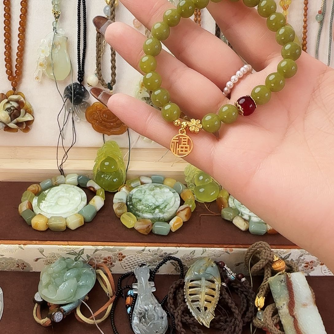 蛇纹石玉合金颈饰