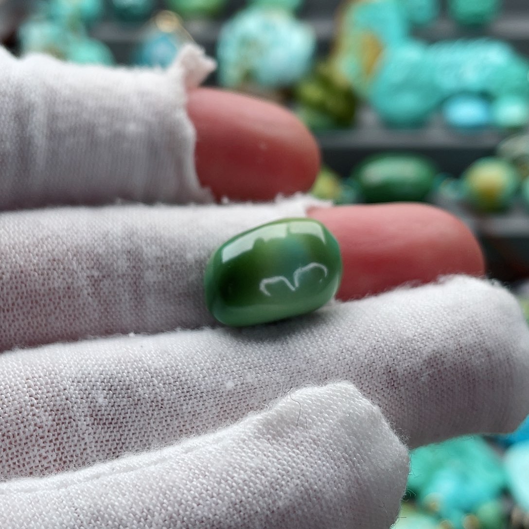 绿松石颈饰未镶嵌