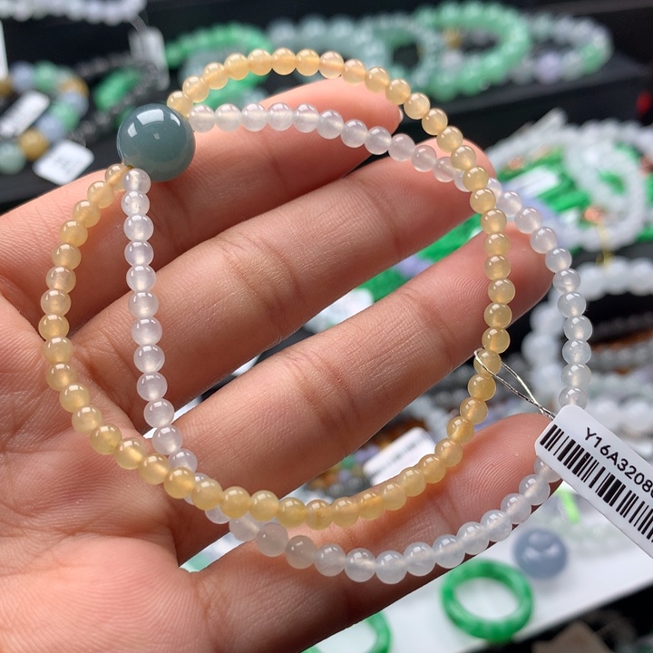 翡翠手镯未镶嵌卡