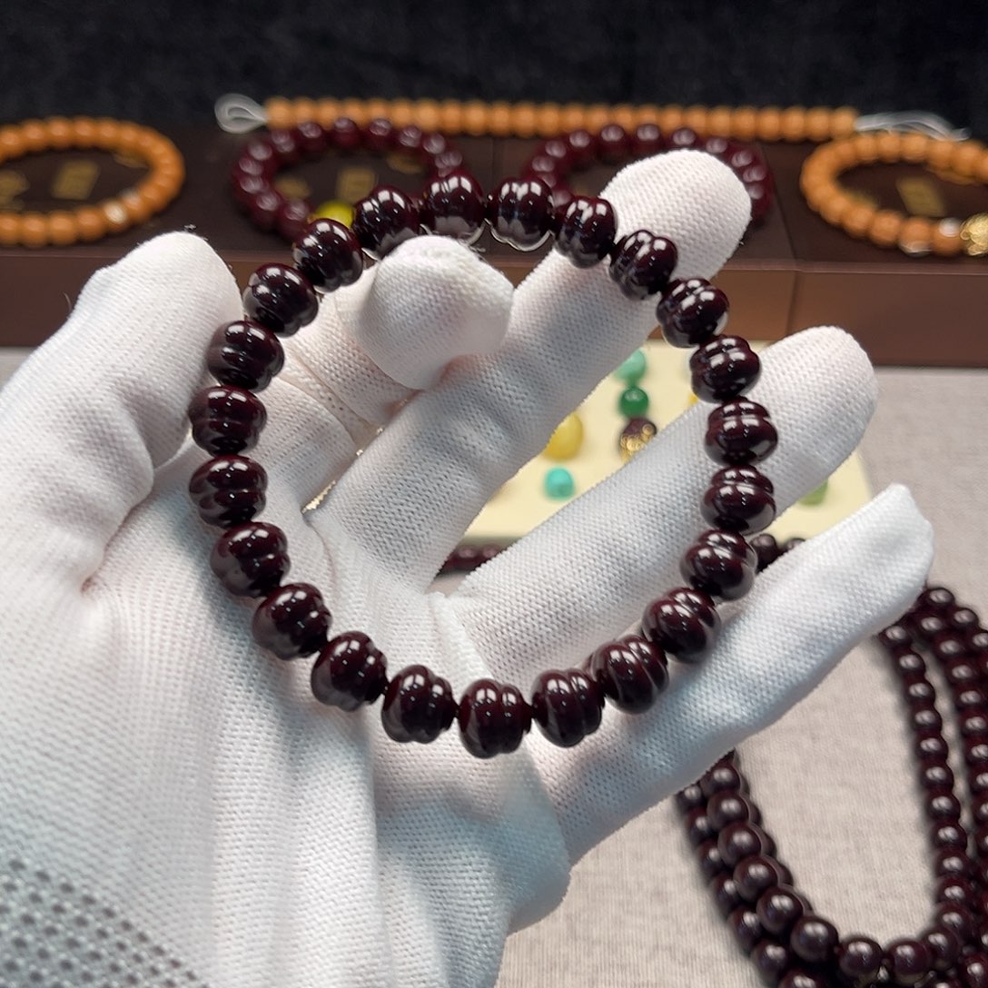 M***g吊坠猴头核桃猴头手串