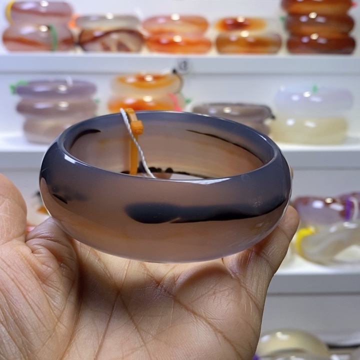 玛瑙/玉髓手镯未镶嵌圈口64