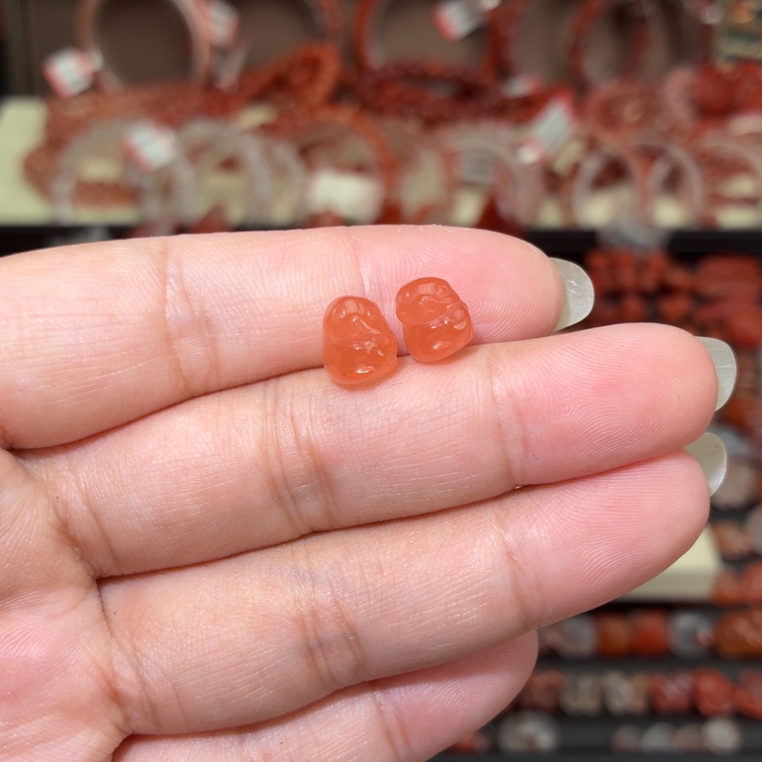 爱***头南红玛瑙未镶嵌颈饰爱心兔一对